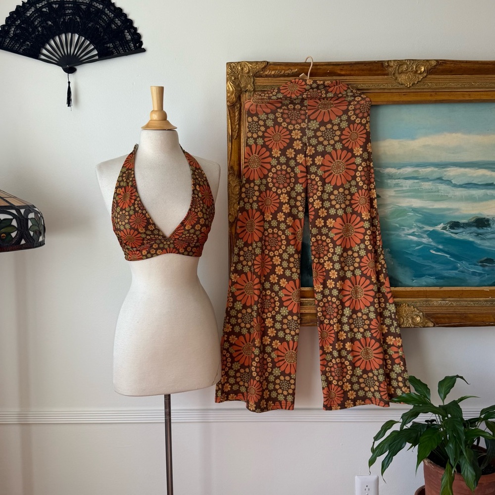 Retro 2-Piece Set - Picture 2 of 6